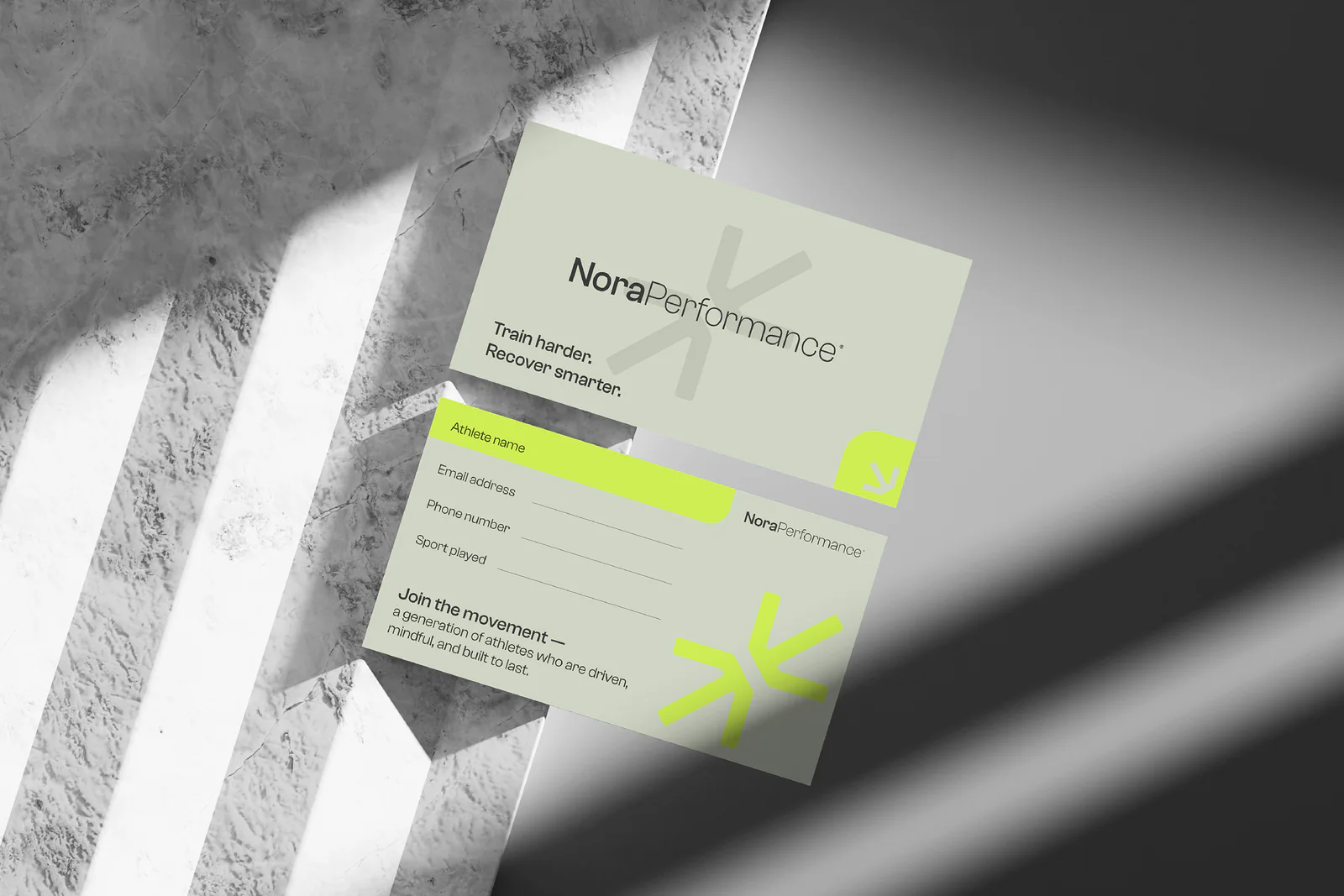 Cartes Nora Performance : « Train harder, Recover smarter » et carte d'adhésion athlète