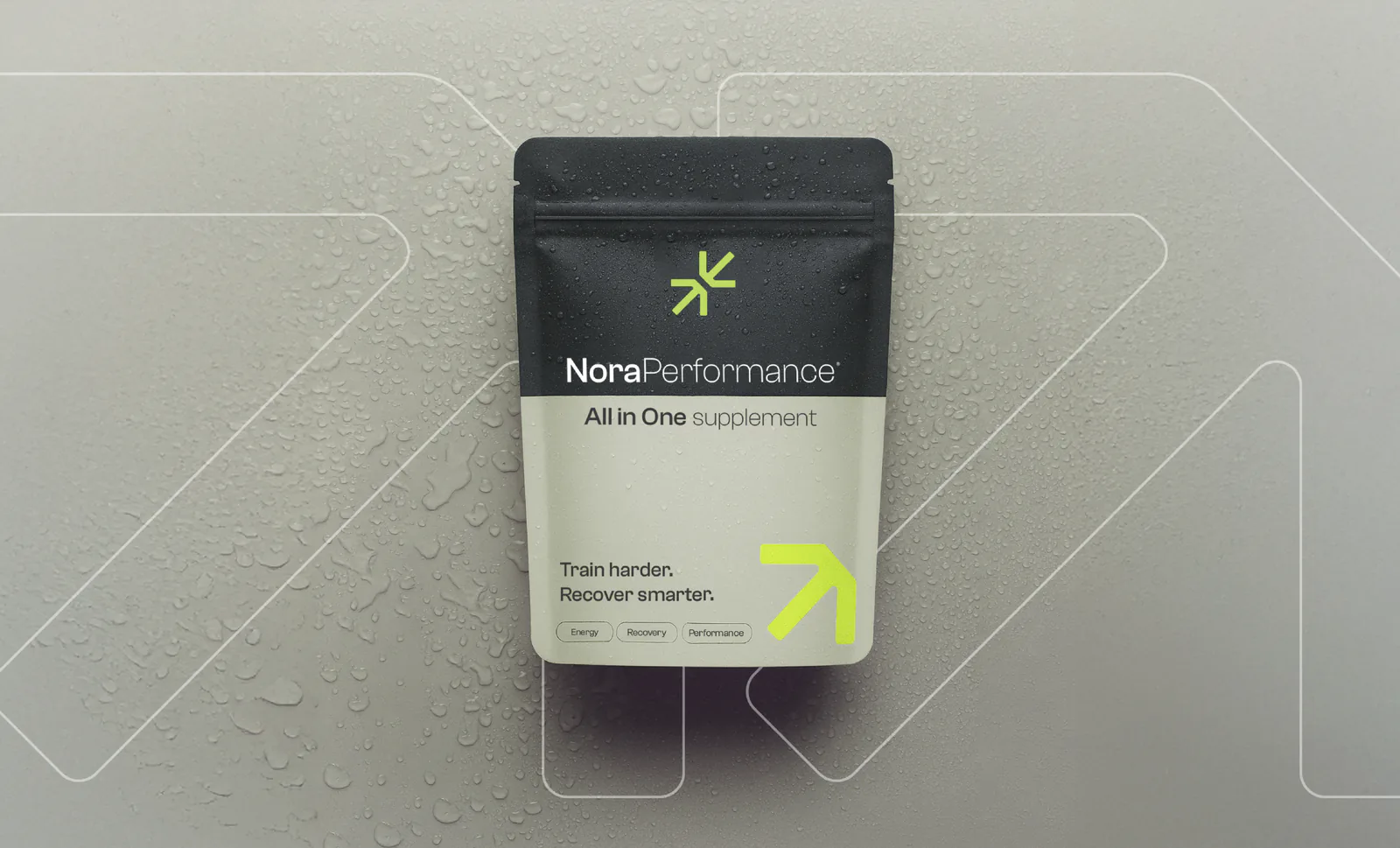 Sachet de complément « All in One » Nora Performance couvert de gouttes d'eau