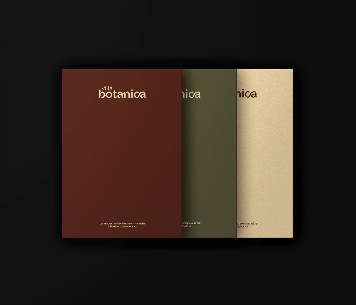 Trois brochures Villa Botanica terracotta, vert et crème